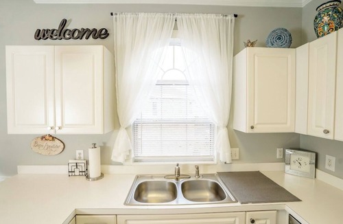 Central Myrtle Beach Apartment | Awesome 2 Bdrm, 2 full bath with gorgeous views of the golf course and pool!