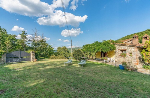 Molin Bianco-pian D'uscianom House | Awesome home in Arezzo -AR- with WiFi