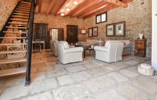 Partinico House | Awesome Home In Partinico With Swimming Pool
