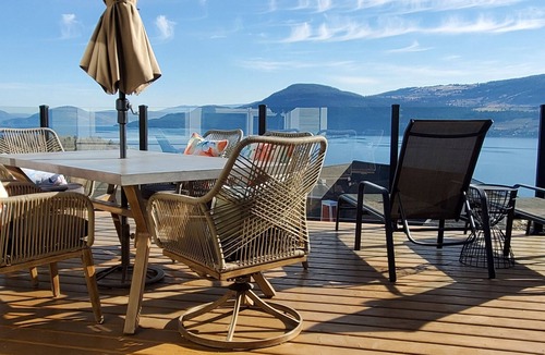 Central Okanagan Cottage | Awesome Lakeview inside/out, 5 min walk to main amenities park/store STR license