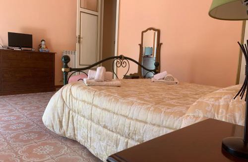Marina di Patti House | B&B Rosita