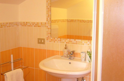 Caltanissetta Villa | B&B S. ELIA ORANGE room: ENCHANTING VILLA IMMERSED IN THE HISTORICAL PARK DUBINI