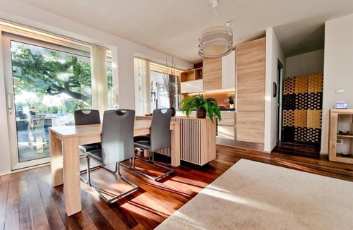 Aprilia Villa | Bamboo villa with private pool near Rome