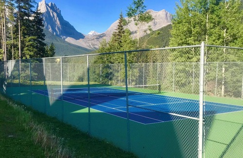 Canmore Cabin | Banff Gate Mountain Resort