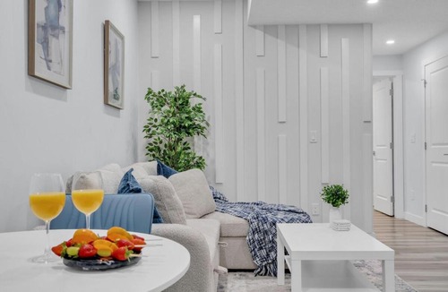 Calgary Apartment | Basement in Calgary - 10 Mins from Calgary Airport