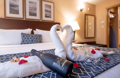 Courtenay Hotel | Bayview Hotel