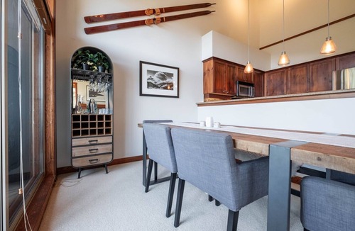Nordic Estates Condo | BBQ | Complex hot tub | Free parking | Ski-in/out