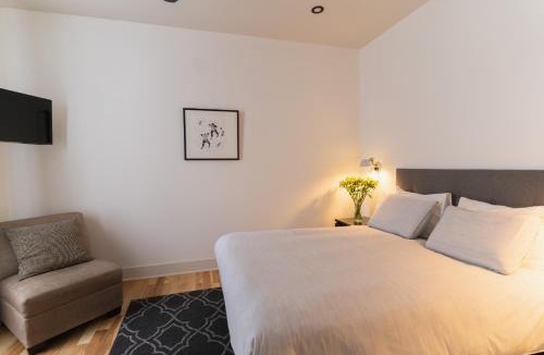 Gay Village Bed & Breakfast | BBV Bed & Breakfast du Village