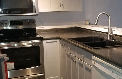 North Carolina Coast Condo | Beach access across street! Partial ocean view. 1 BR + futon with linens. 1.5 BA