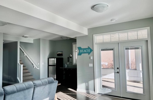 Osoyoos House | Beach, boatslip, 2 pools, 2 hottubs, 4 bdrm house sleeps 12
