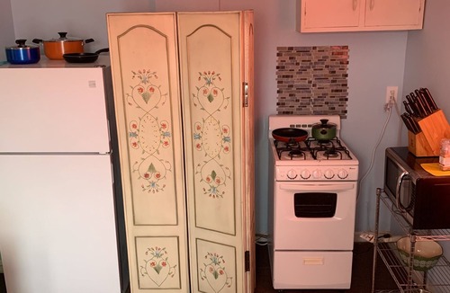 Cottage Line Apartment | Beach Side Studio #5 - Pet Friendly, WiFi, Off-Street Parking, Large Smart TV