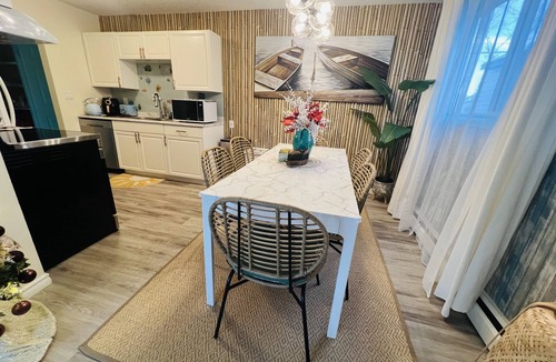 Southeast Edmonton Apartment | Beach Vibe Baby & Kid Friendly King Bed Fireplace