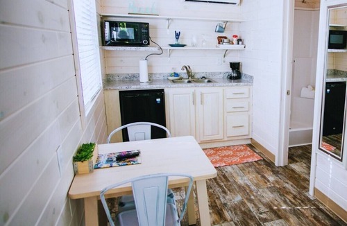 Steele Creek Cabin | Beach-view Studio Cabin - Private Porch - #10