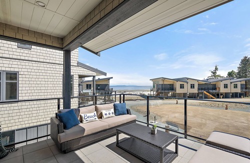 Black Creek House | Beachfront Luxury, Well-Stocked, Sleeps 6