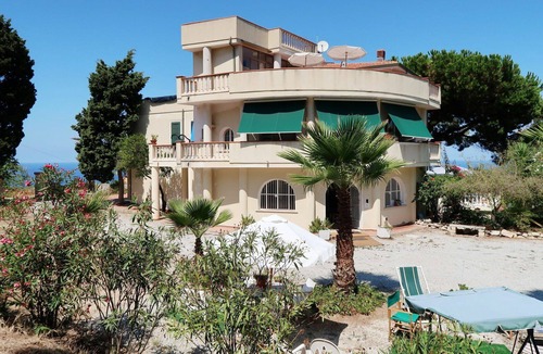 Riaci Apartment | Beautiful apartment for 4 people with A/C, WIFI, TV, balcony and pets allowed