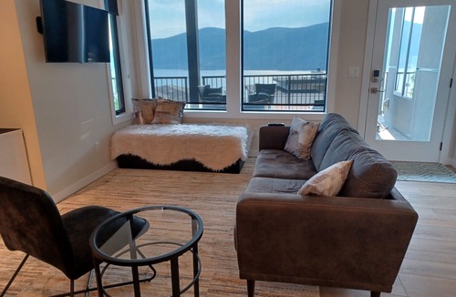 Central Okanagan House | Beautiful 2 bed 2 bath with incredible lake view!