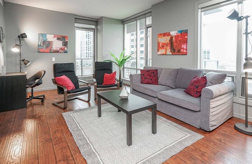 Victoria Park Condo | Beautiful 2bd Condo Patio Gym Parking location