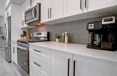 Southeast Calgary House | Beautiful 3bed~close to Spruce Meadows~20% off weekly &25% off in October stays!