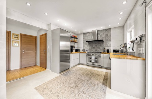 Shaughnessy House | Beautiful 5 BR Westside House + Panoramic Mountain Views!