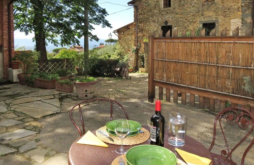 Pian di Sco House | Beautiful apartment in villa for 6 guests with pool, WIFI, TV and terrace