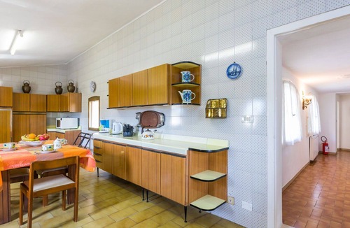 Crespina Villa | Beautiful apartment in villa for 8 guests with private pool, WIFI, terrace and pets allowed