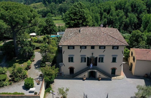 Crespina Villa | Beautiful apartment in villa for 8 guests with private pool, WIFI, terrace and pets allowed