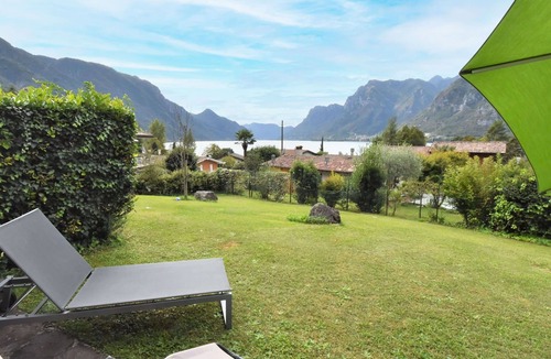 Vesta House | Beautiful apartment in villa for 5 people with WIFI, TV, terrace and pets allowed