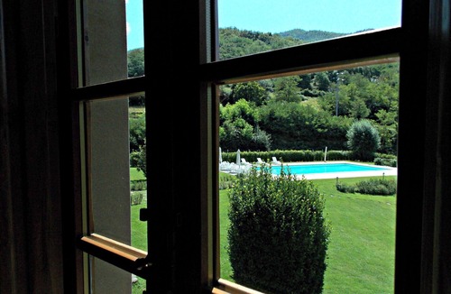 Dicomano Apartment | Beautiful apartment for 5 guests with pool, WIFI, TV and pets allowed