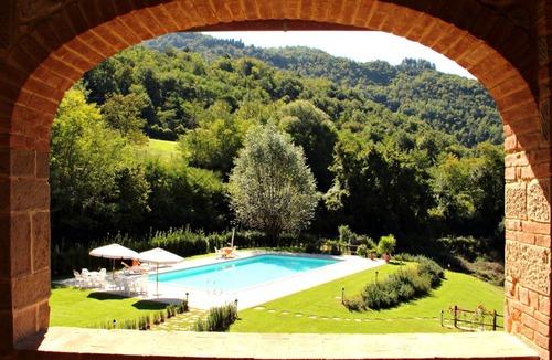 Dicomano Apartment | Beautiful apartment for 5 guests with pool, WIFI, TV and pets allowed