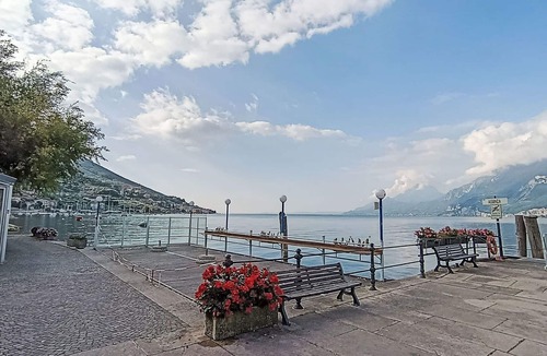 Magugnago Apartment | Beautiful apartment for 3 guests with A/C, pool, WIFI, TV and balcony