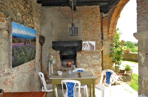 Castelfranco di Sopra Villa | Beautiful apartment in villa for 3 people with WIFI, pool, patio, pets allowed and panoramic view