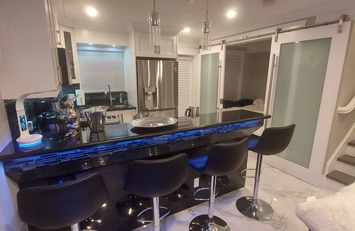 Vancouver South House | Beautiful Bright 3 Bedroom Townhouse