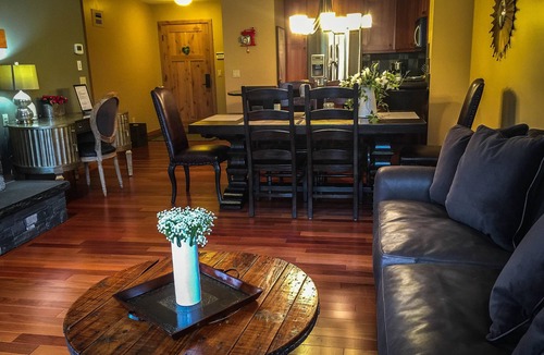 Canmore Condo | Beautiful Getaway In Spring Creek, Canmore
