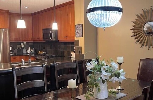 Canmore Condo | Beautiful Getaway In Spring Creek, Canmore