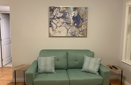 Victoria Apartment | Beautiful ground-level 1-bdrm suite in quiet neighborhood on cul-de-sac