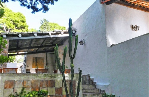 Mockarta House | Beautiful Holiday Home in Fulgatore with Swimming Pool