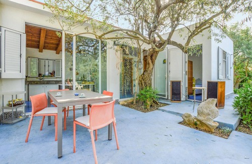 Cinisi House | Beautiful home in Cinisi with WiFi
