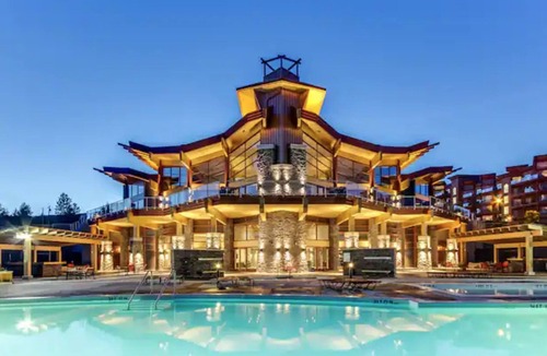 Westbank Condo | Beautiful Lake, Pool and Mountain Views