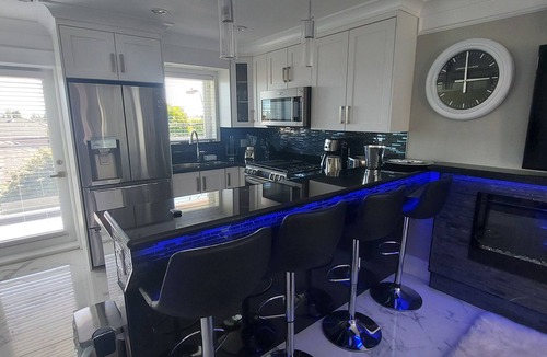 East Side House | Beautiful Luxurious 3 Bedroom Townhouse