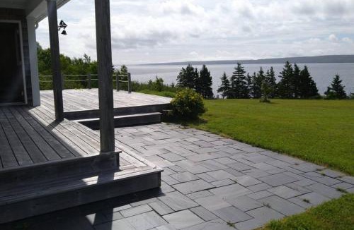 Guysborough County House | Beautiful oceanfront cottage