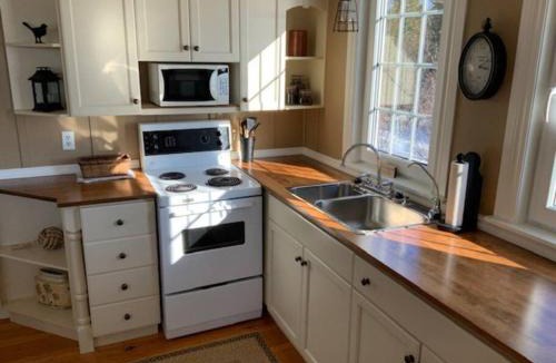 Guysborough County House | Beautiful oceanfront cottage