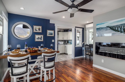 Central Okanagan House | Beautiful & Private Downtown Lakeside Space/King Bed/2 Patios/BBQ &Dog-Friendly!