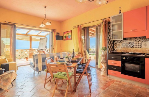 Agrigento Villa | Beautiful private villa for 6 people with hot tub, WIFI, A/C, TV, terrace and parking