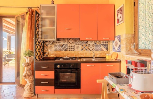 Agrigento Villa | Beautiful private villa for 6 people with hot tub, WIFI, A/C, TV, terrace and parking
