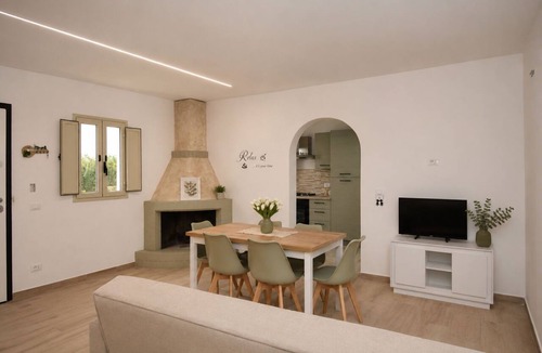 Comiso Villa | Beautiful private villa for 6 people with private pool, A/C, WIFI, patio and pets allowed