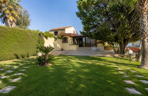 Comiso Villa | Beautiful private villa with private pool, WIFI, A/C, TV, patio, pets allowed and panoramic view
