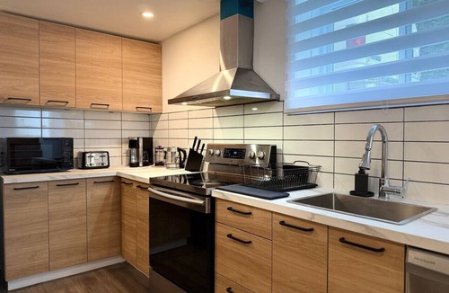 Longueuil Condo | Beautiful Spacious 4BR with Parking, Near Montreal