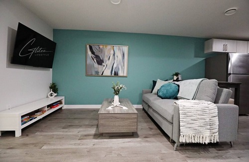 Southwest Edmonton Condo | Beautiful Suite King Bed|Long Stays|Disney|Airport