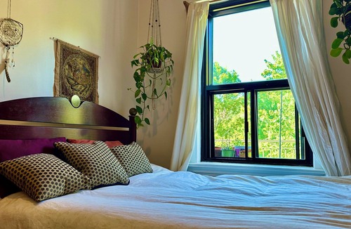Plateau Mont Royal Apartment | Beautiful & sunny 1Bd apartment facing the mountain 2.5-month sublet