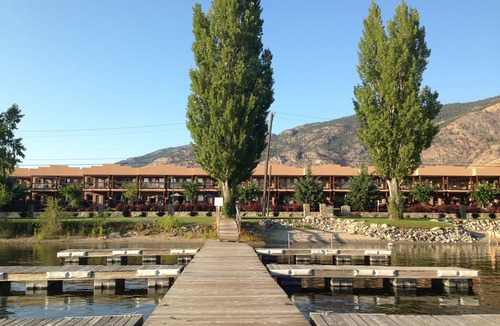 Osoyoos House | Beautiful townhome in family friendly Casa Del Mila Oro